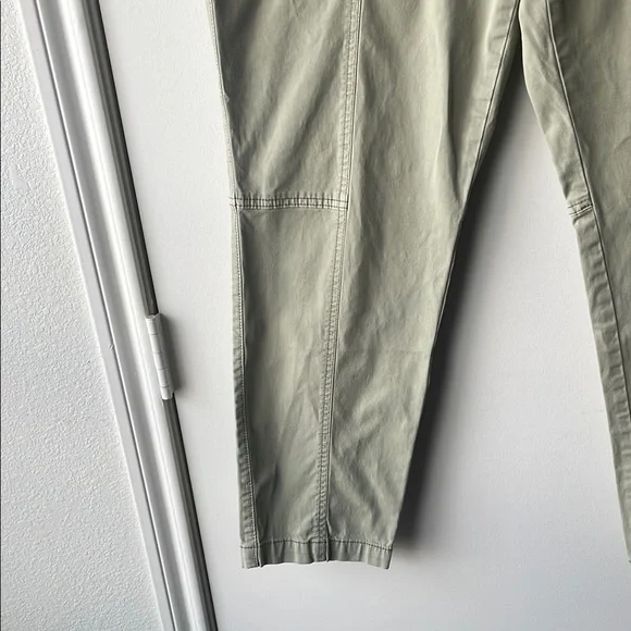 White House Black Market Tan Cargo Jumpsuit Relaxed Fit - Picture 6 of 10